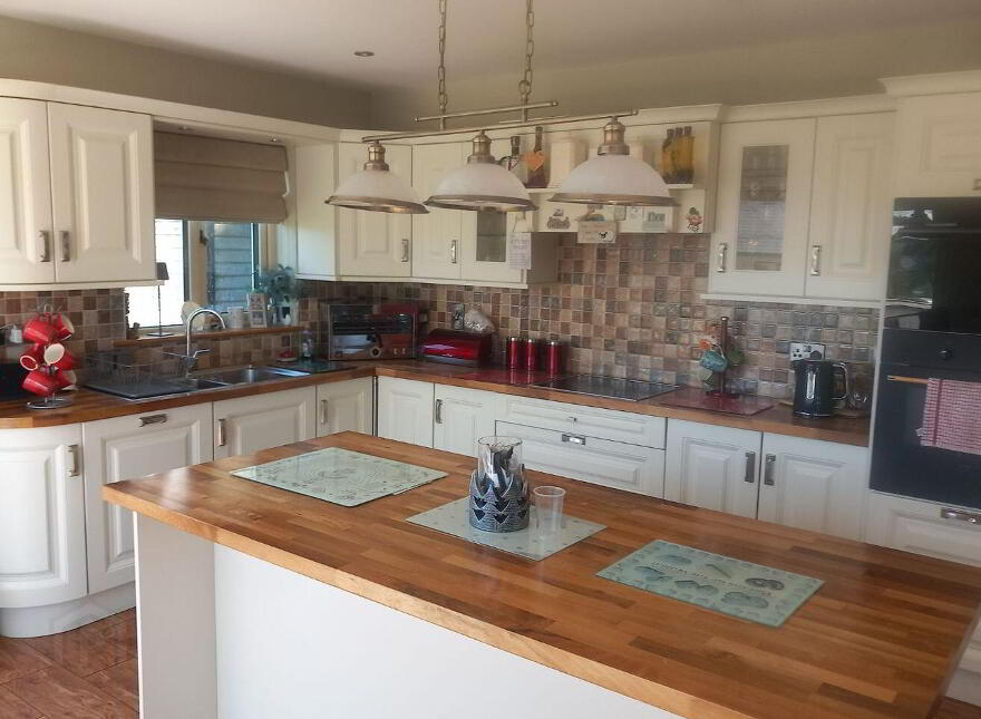 Knockduff Upper, Meelin, Newmarket, P51H6F6