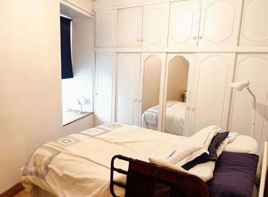 The Corner House, Henry Street, Kilrush, V15ND00