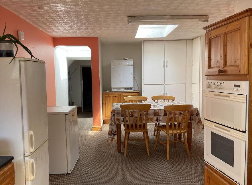 Lower Main Street, Graiguenamanagh, R95W5HF