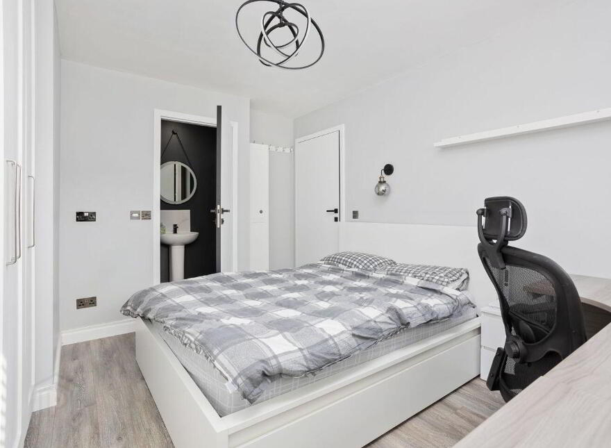 27 Eaton Terrace, Rathcoole, Rathcoole, D24PN27