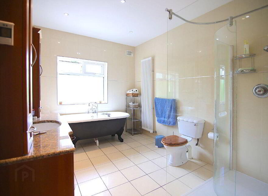 Kilclogha, Maudabawn, Cootehill, H16HD63