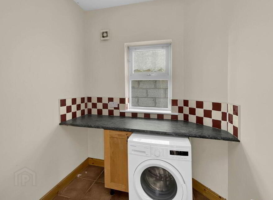 49 An Chuirt, Monard, E34AC80