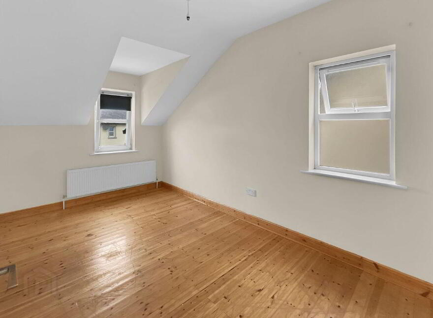 49 An Chuirt, Monard, E34AC80