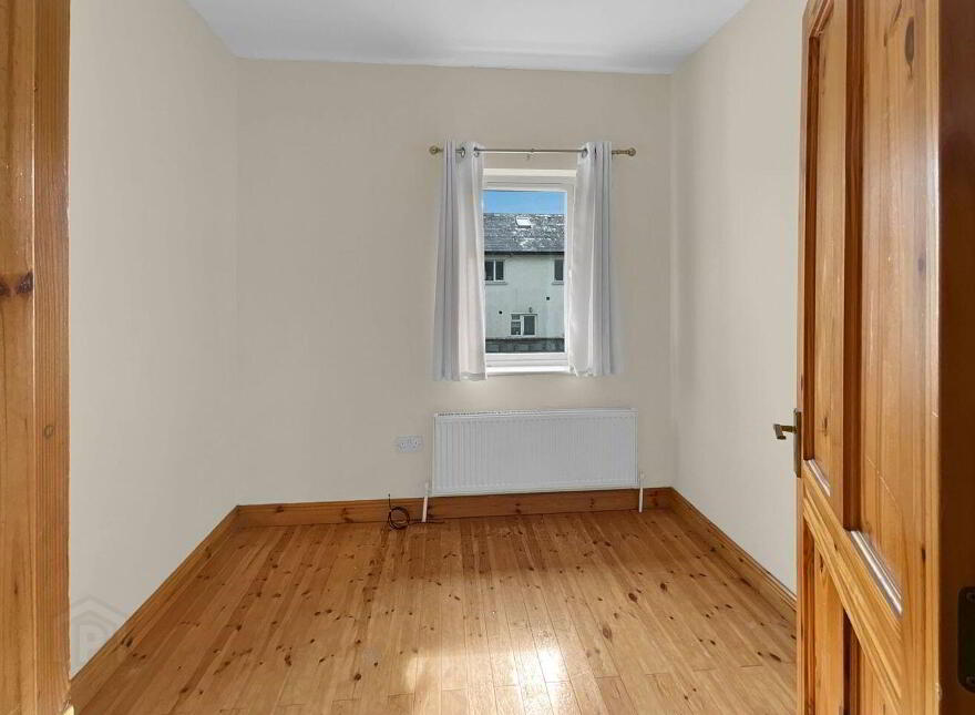 49 An Chuirt, Monard, E34AC80