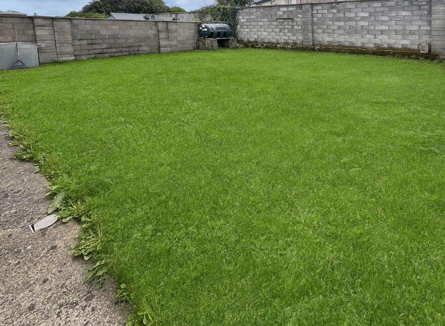 49 An Chuirt, Monard, E34AC80