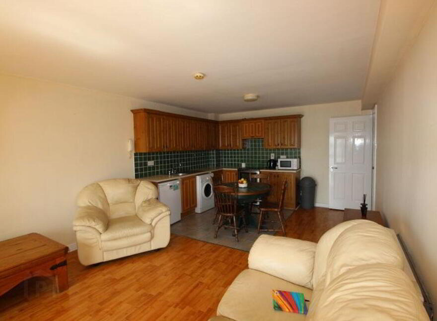 21 The Waterfront, Lynch's Quay, Cobh, P24C954