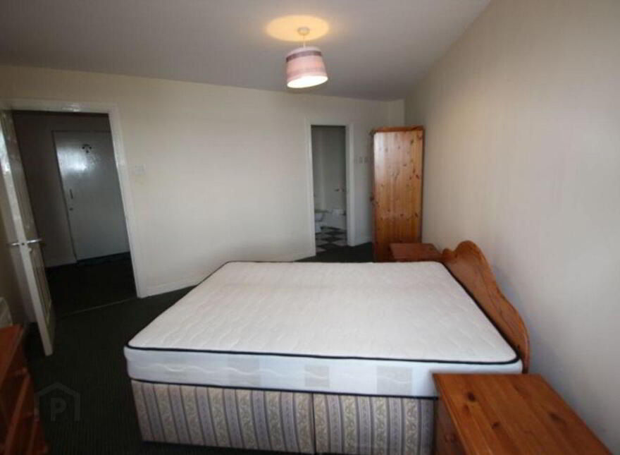 21 The Waterfront, Lynch's Quay, Cobh, P24C954