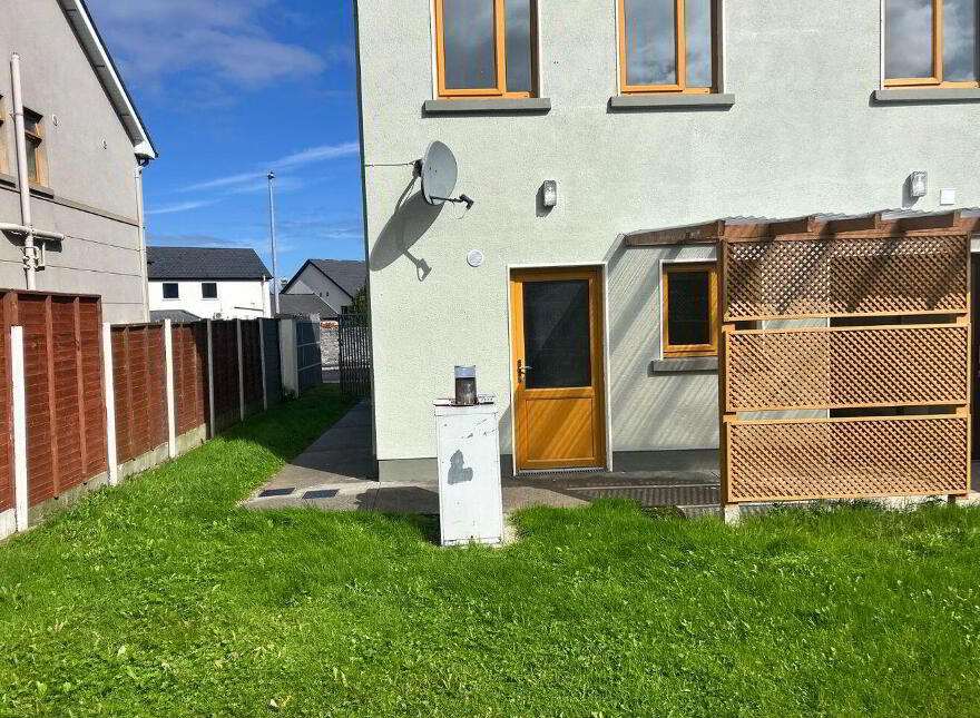 23 Woodstream, Castlerea, F45VF59