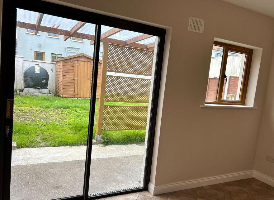 23 Woodstream, Castlerea, F45VF59