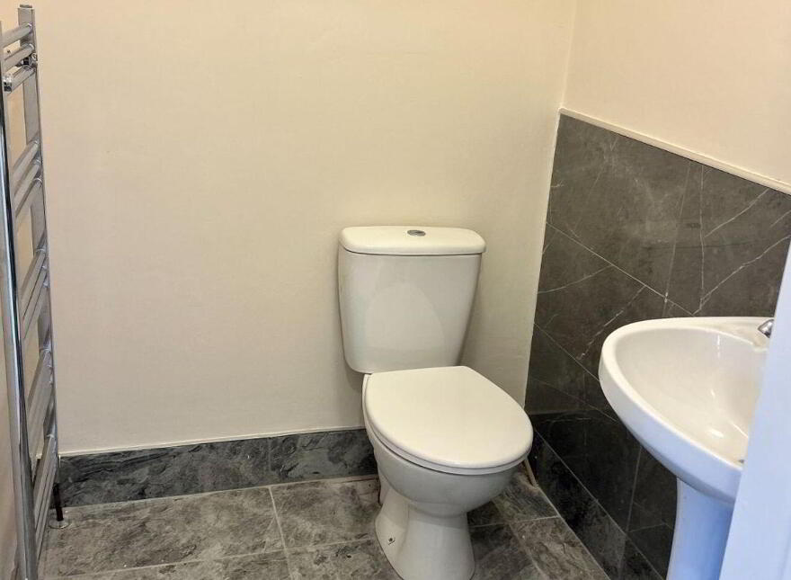 23 Woodstream, Castlerea, F45VF59