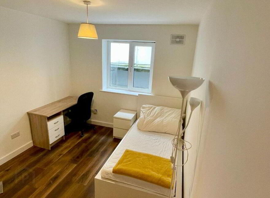 Apartment 9A Eglinton Court, Woodquay, H91W7Y2
