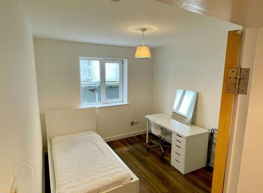 Apartment 9A Eglinton Court, Woodquay, H91W7Y2
