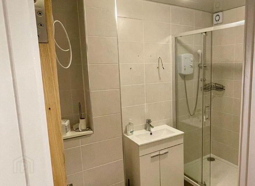 Apartment 9A Eglinton Court, Woodquay, H91W7Y2