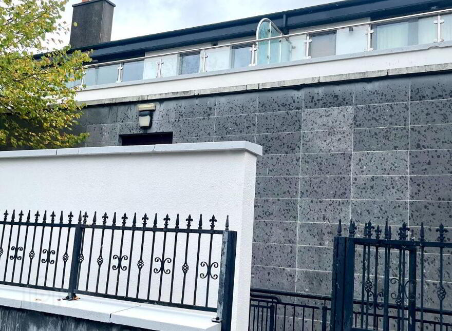 Apartment 2 Gort An Tsamhraidh, Claregalway Shopping Centre, Claregalway, H91R638