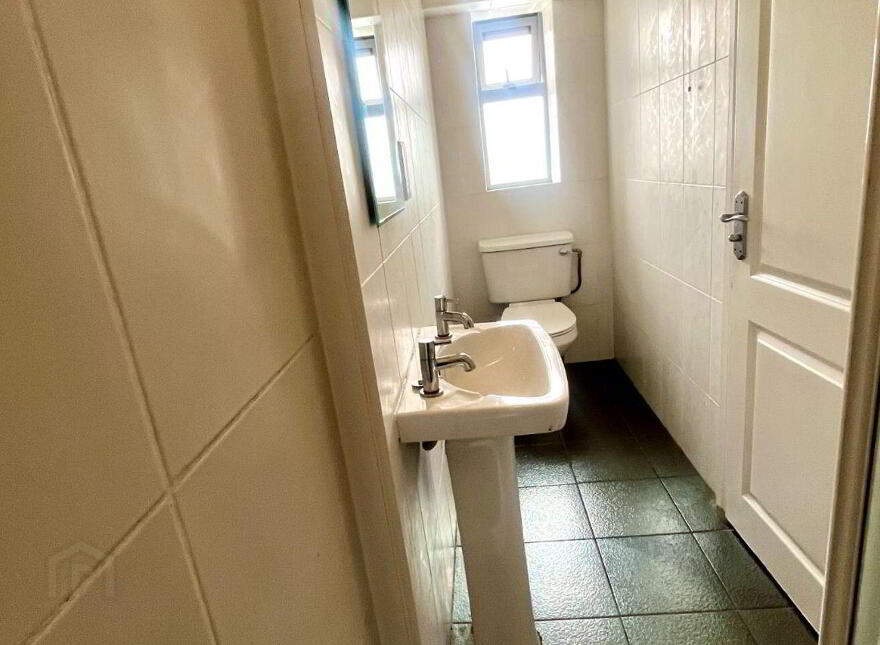 Apartment 2 Gort An Tsamhraidh, Claregalway Shopping Centre, Claregalway, H91R638