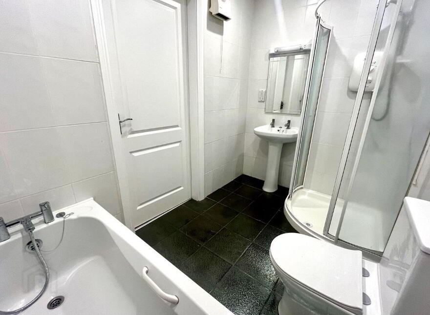 Apartment 2 Gort An Tsamhraidh, Claregalway Shopping Centre, Claregalway, H91R638
