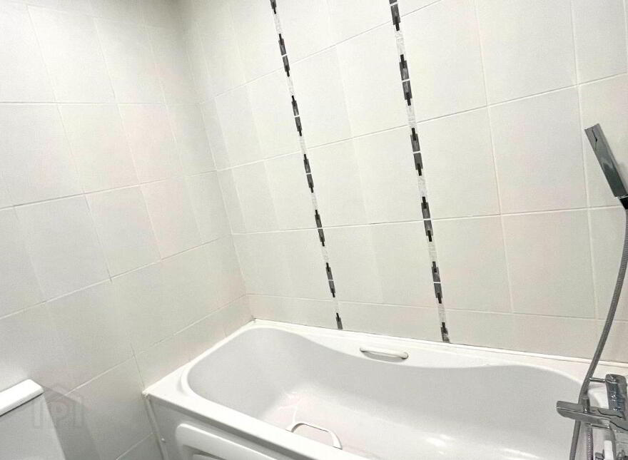 Apartment 2 Gort An Tsamhraidh, Claregalway Shopping Centre, Claregalway, H91R638
