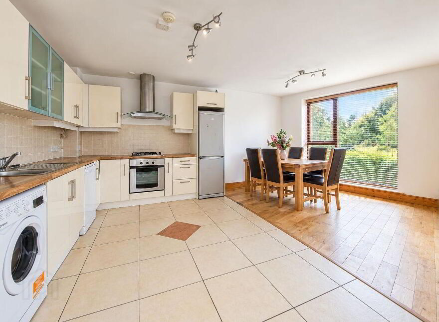 Castlegate Park, Adamstown Castle, Adamstown, K78H304