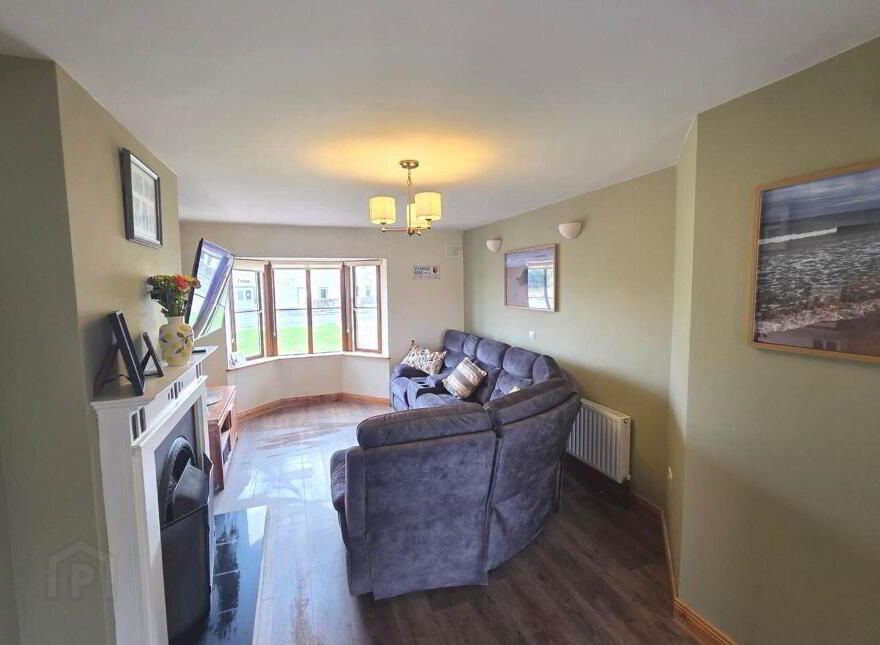 77 Meadowbrook, Tulsk, F45WD83