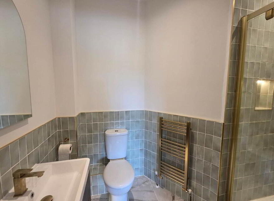 77 Meadowbrook, Tulsk, F45WD83