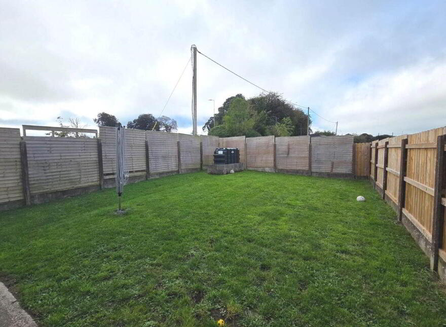 77 Meadowbrook, Tulsk, F45WD83