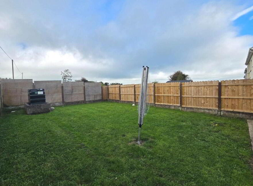 77 Meadowbrook, Tulsk, F45WD83