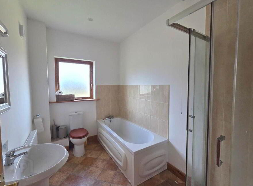 77 Meadowbrook, Tulsk, F45WD83