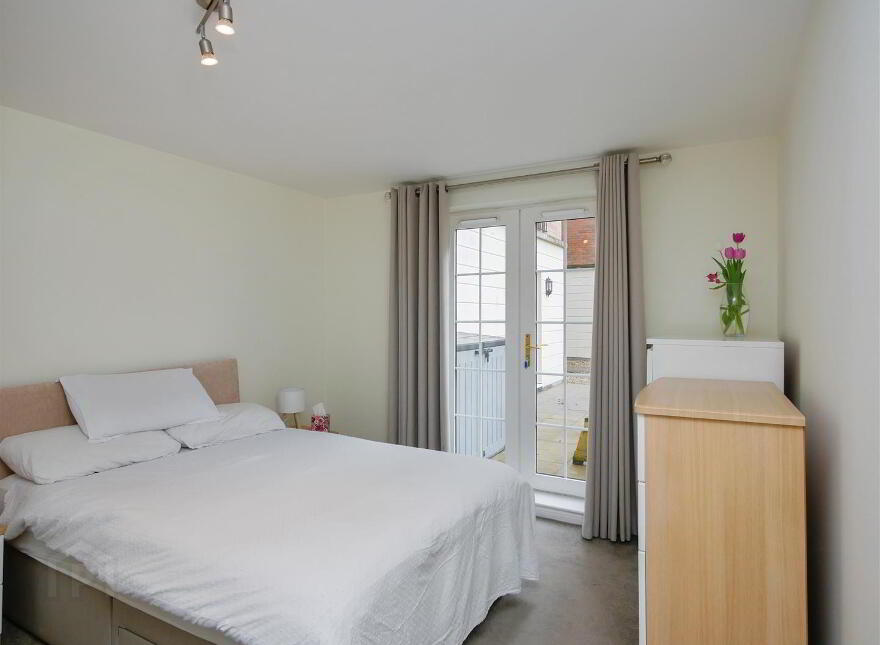 Apt 5 Meadow House, 47 The Boulevard, Belfast, BT7 3LN