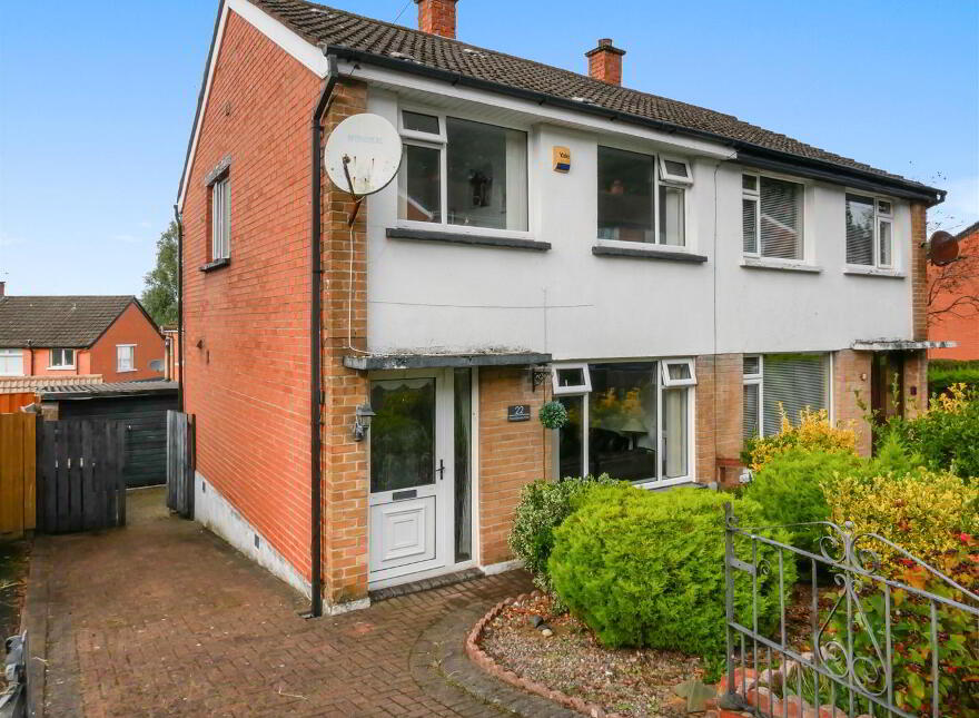 22 Woodbreda Park, Off Saintfield Road, Belfast, BT8 7HY