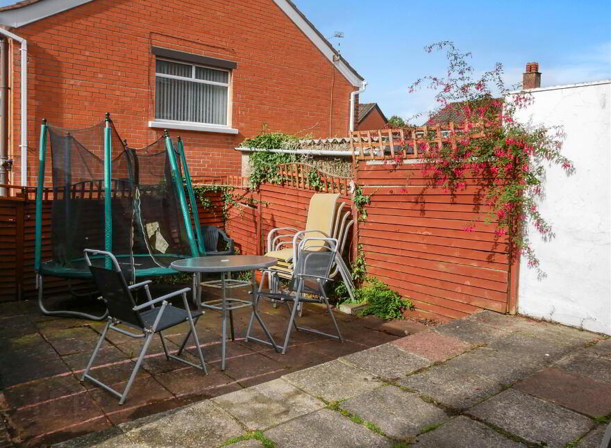 22 Woodbreda Park, Off Saintfield Road, Belfast, BT8 7HY