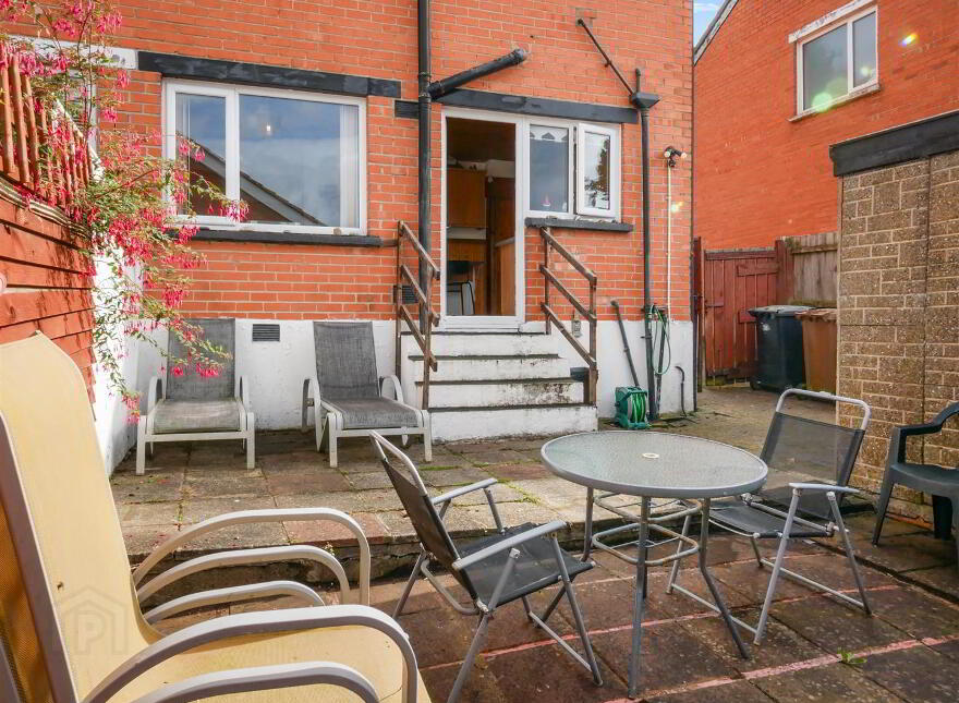 22 Woodbreda Park, Off Saintfield Road, Belfast, BT8 7HY
