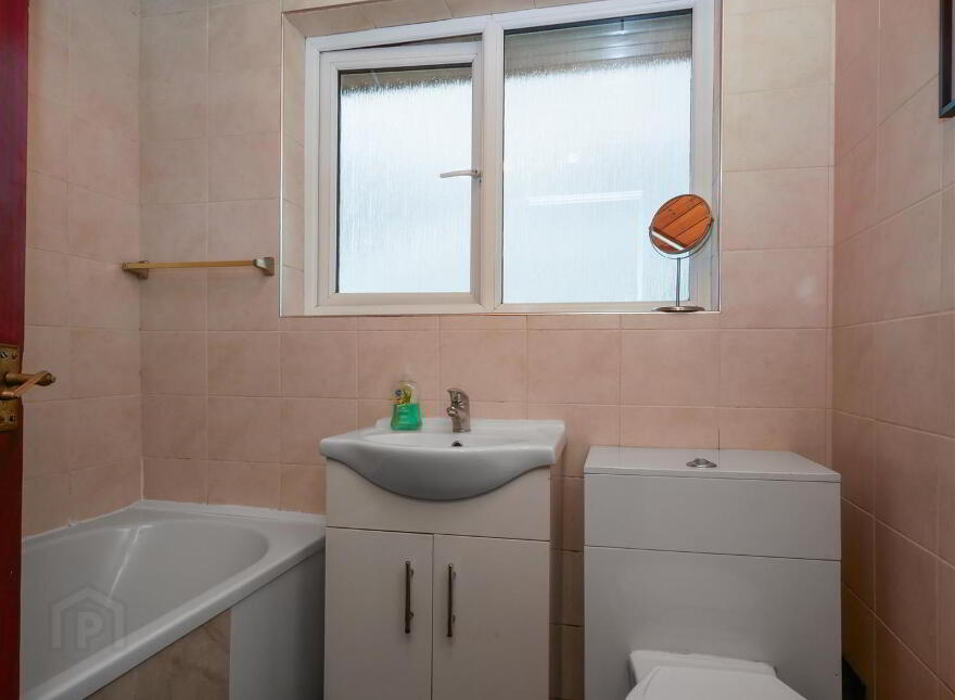 22 Woodbreda Park, Off Saintfield Road, Belfast, BT8 7HY