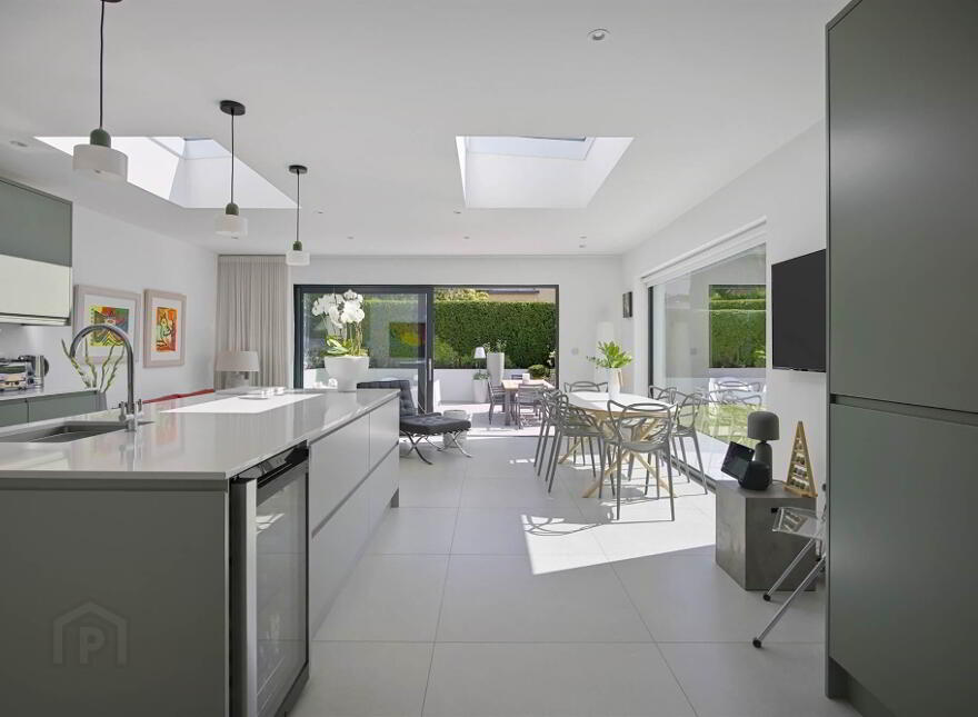 15 Netherleigh Park, Off Castlehill Road, Belfast, BT4 3GR
