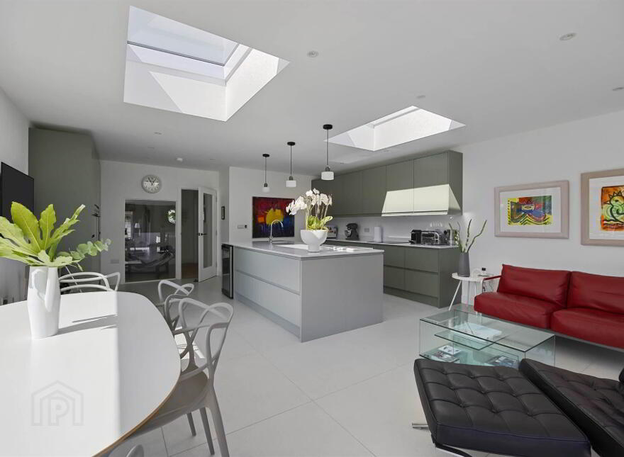 15 Netherleigh Park, Off Castlehill Road, Belfast, BT4 3GR