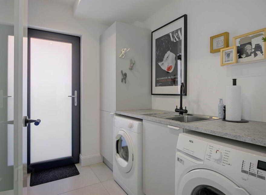 15 Netherleigh Park, Off Castlehill Road, Belfast, BT4 3GR