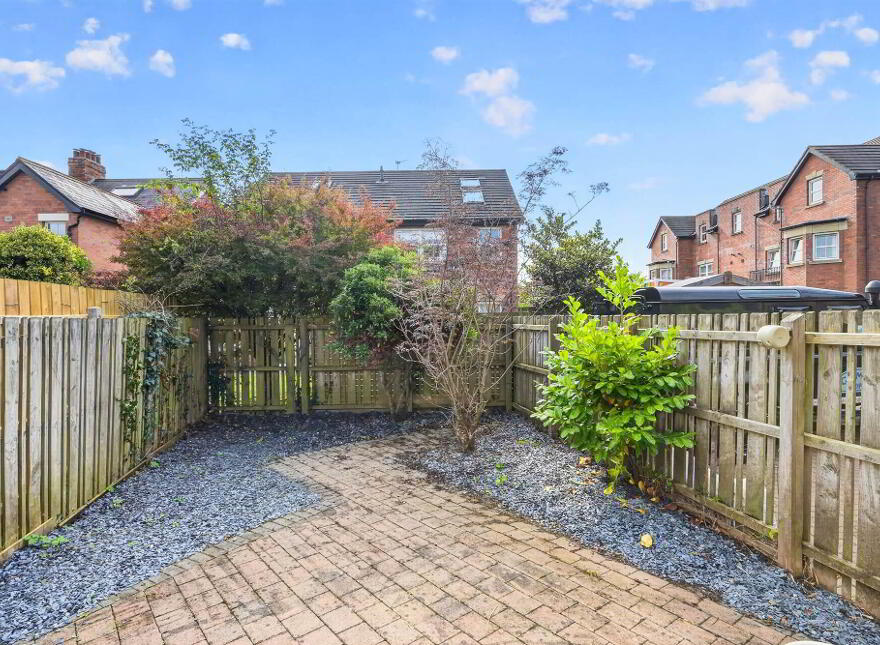 4 St Johns Place, Rosetta, Belfast, BT7 3HA