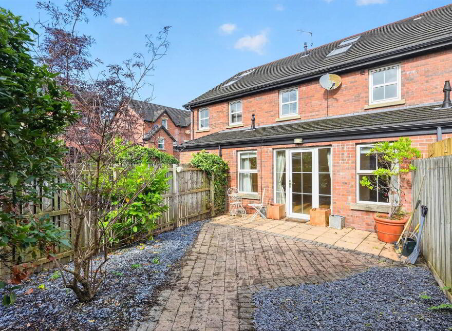 4 St Johns Place, Rosetta, Belfast, BT7 3HA