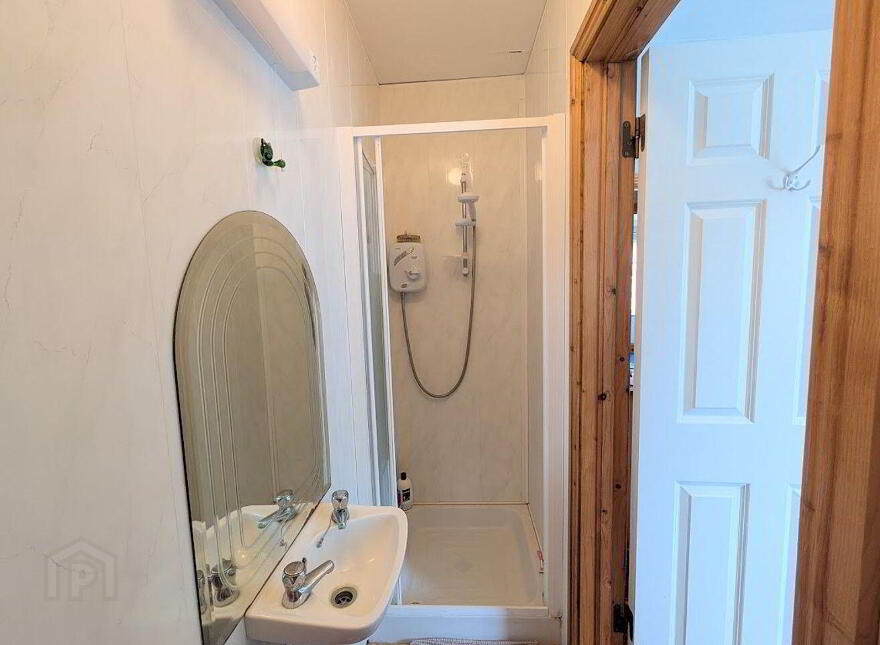 9 Derg Manor, Dromineer, Dromineer, E45X471