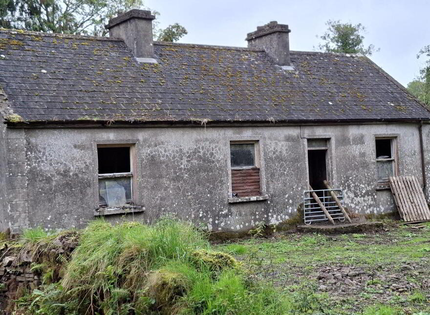 Shroof, Monasteraden