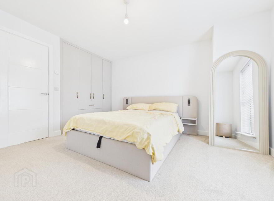 17 South Lake Park, Craigavon, BT64 1BE