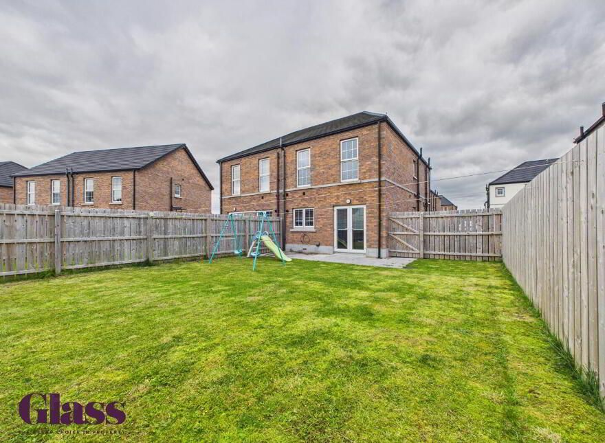 17 South Lake Park, Craigavon, BT64 1BE