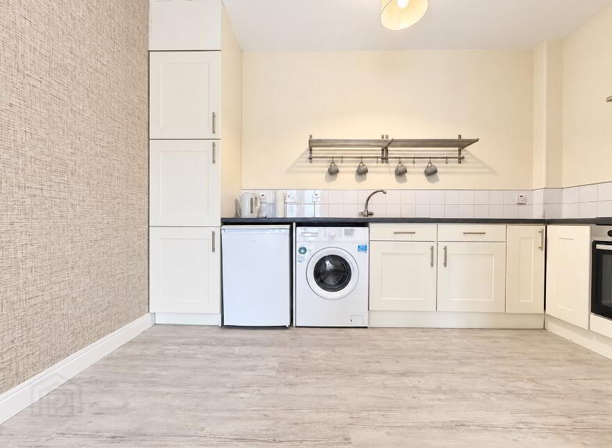 Apt 27 Cheston Close, Carrickfergus, BT38 7FL