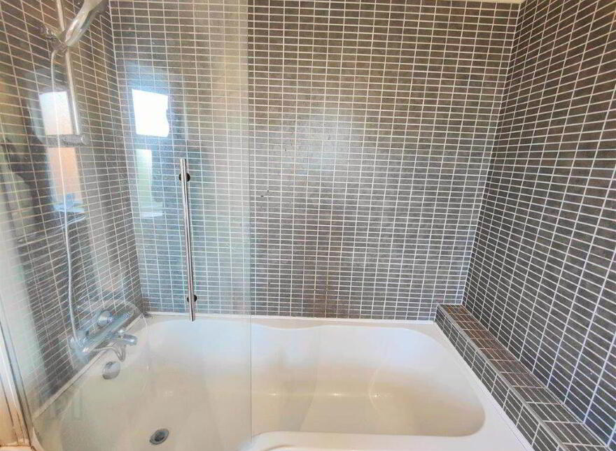 Apt 6, Fortwilliam Demense, Fortwilliam, Belfast, BT15 4FD