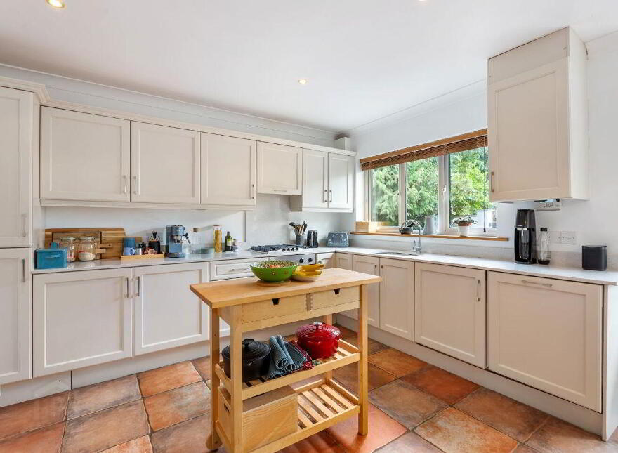 8 Engleberg Court, Mounttown Road Lower, Dún Laoghaire, Dun Laoghaire, A96A781