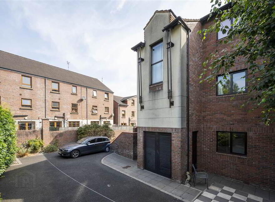 65 Lockview Road, Belfast, BT9 5FJ