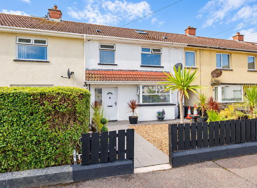 25 Skerrymor Place, Portrush, BT56 8JS