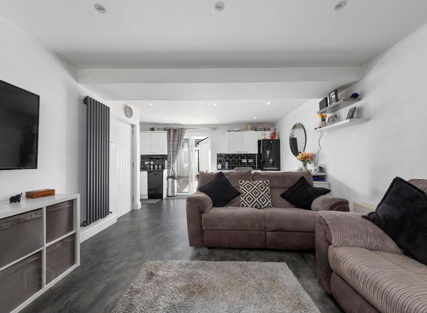 25 Skerrymor Place, Portrush, BT56 8JS
