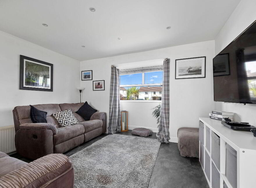25 Skerrymor Place, Portrush, BT56 8JS