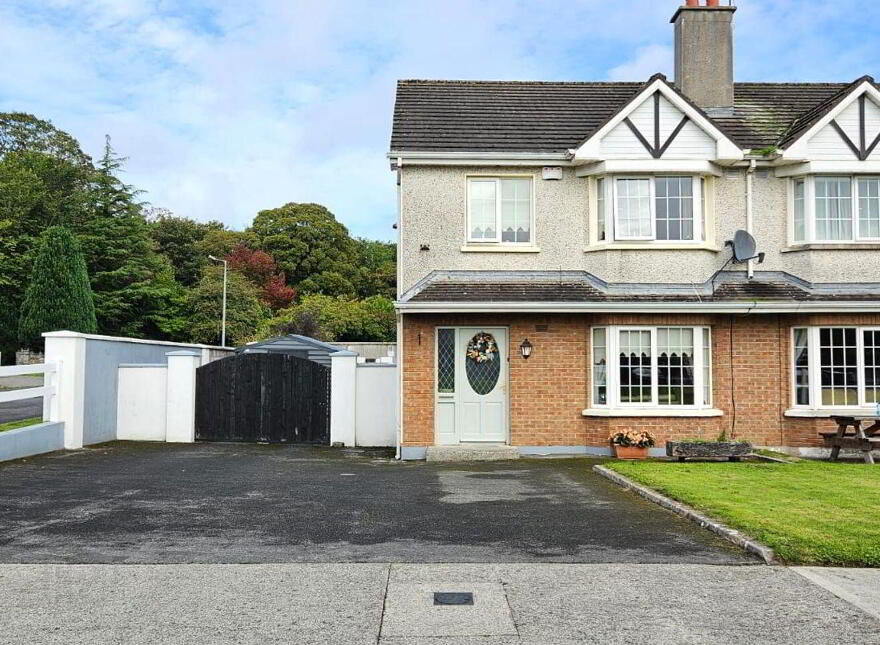 46 Westwood Grove, Clara, R35N977