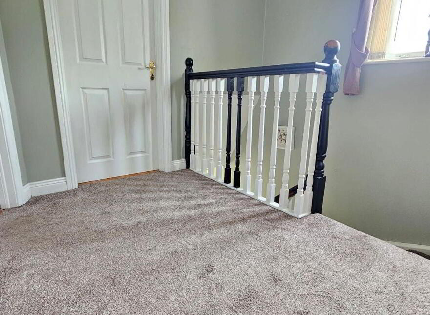 46 Westwood Grove, Clara, R35N977